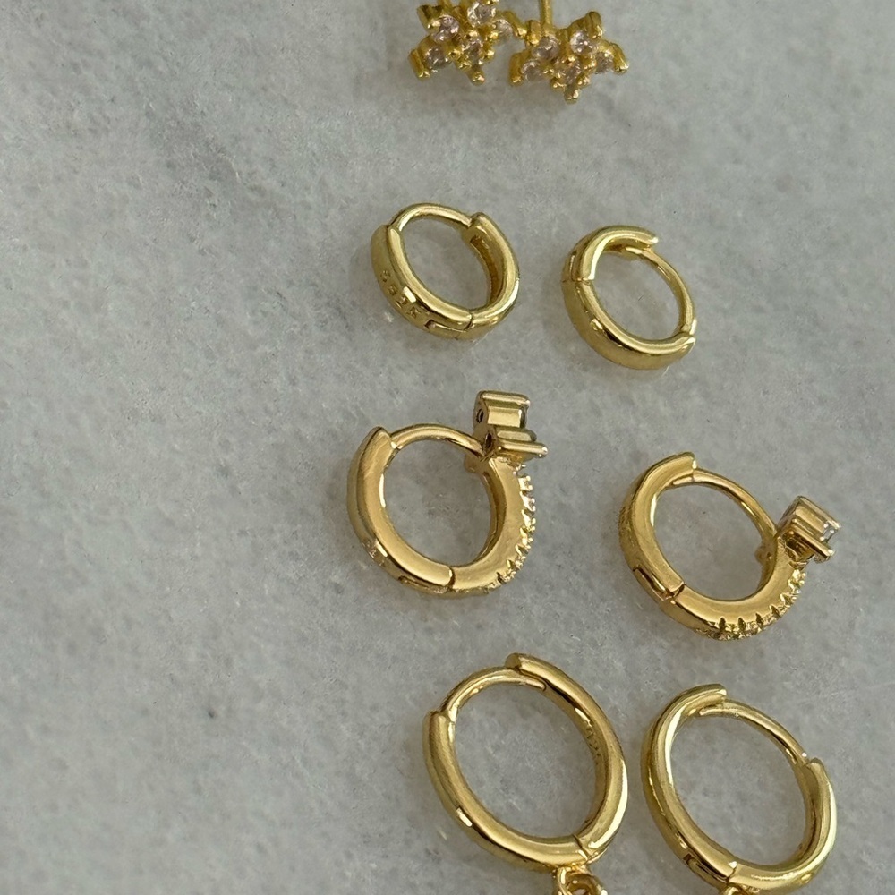 Gold Crystal Flower Huggie Hoop Earrings Set Brand New - Picture 4 of 4